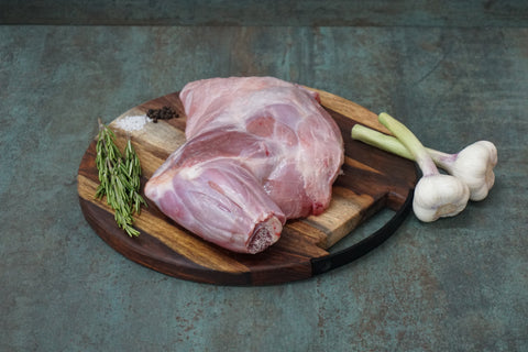 Lamschouder met been